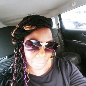 Meet your Posher, Jamisa